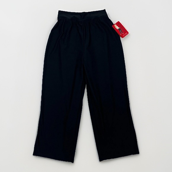 SPANX Pants - Spanx NWT Black Crop Pants Size Medium Bod‎ A Bing Cropped Capri Shaping